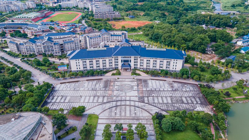 小批量PCB板定制：材质选择背后的技术考量